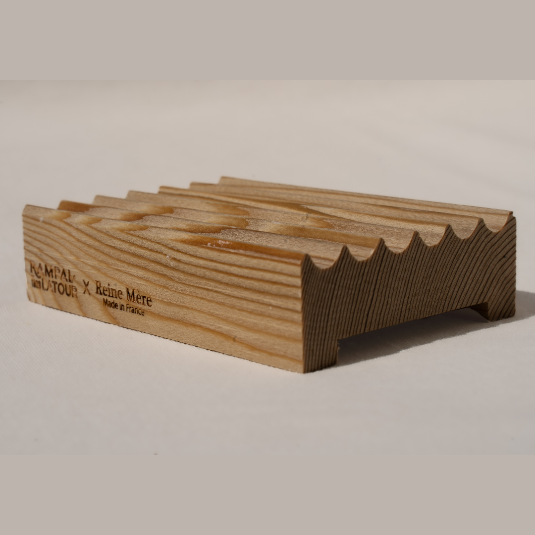 Larch wood soap dish - Queen Mother