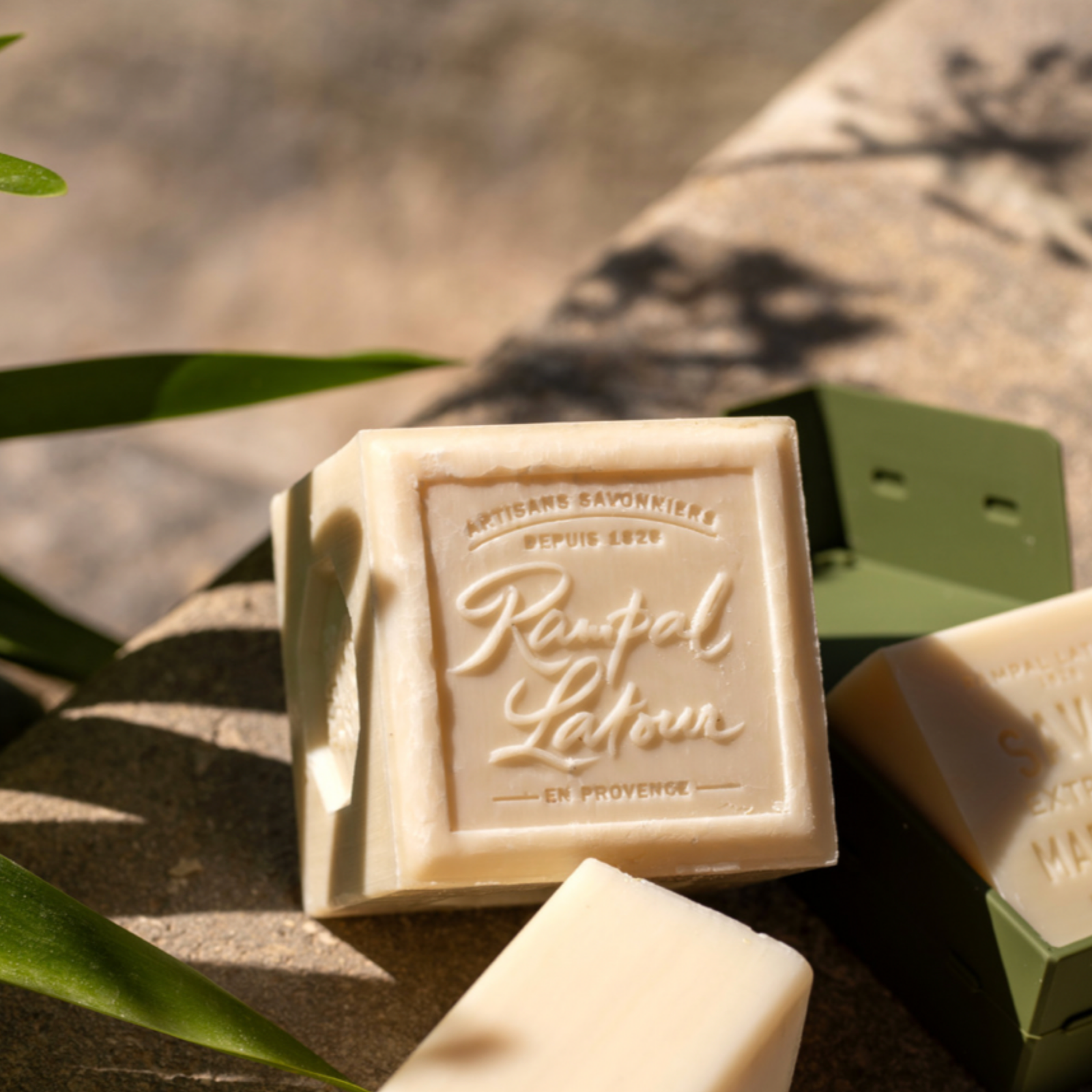Marseille soap cube with vegetable oils 600g - Cosmos Natural